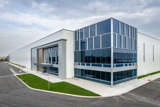 Plus de détails pour 6525 Mississauga Rd, Mississauga, ON - Industriel/Logistique à vendre