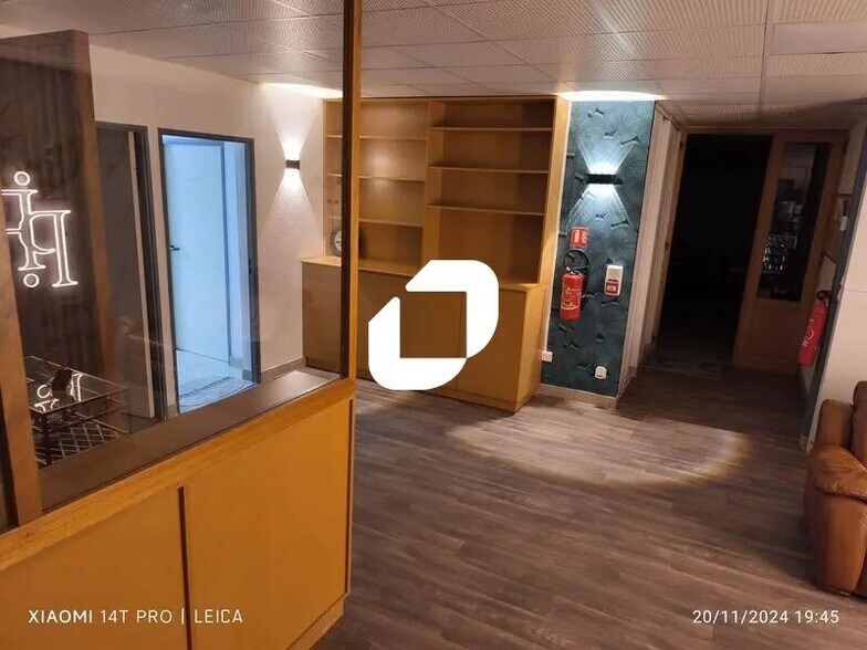 Local commercial dans Nîmes à louer - Photo de l’immeuble – Image 2 sur 19
