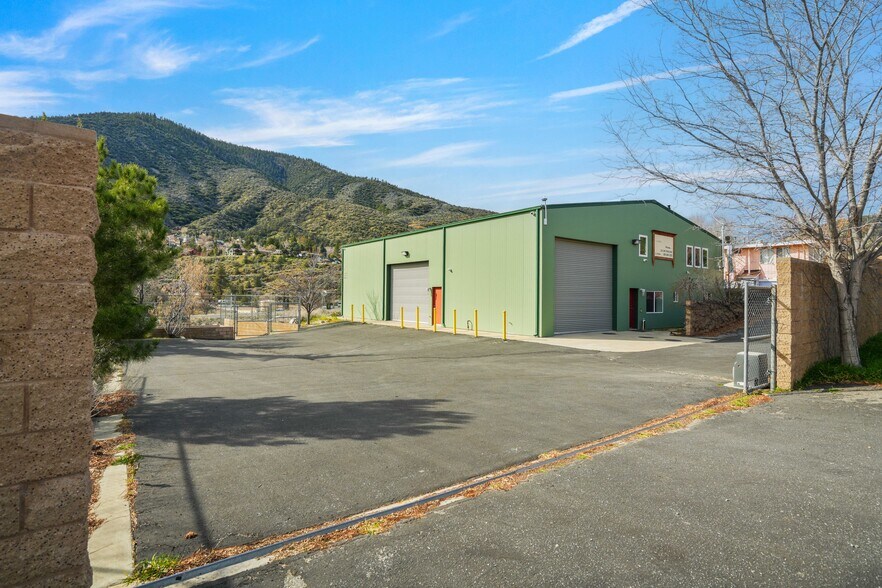 3212 Mt Pinos Way, Frazier Park, CA à vendre - Photo de l’immeuble – Image 2 sur 32