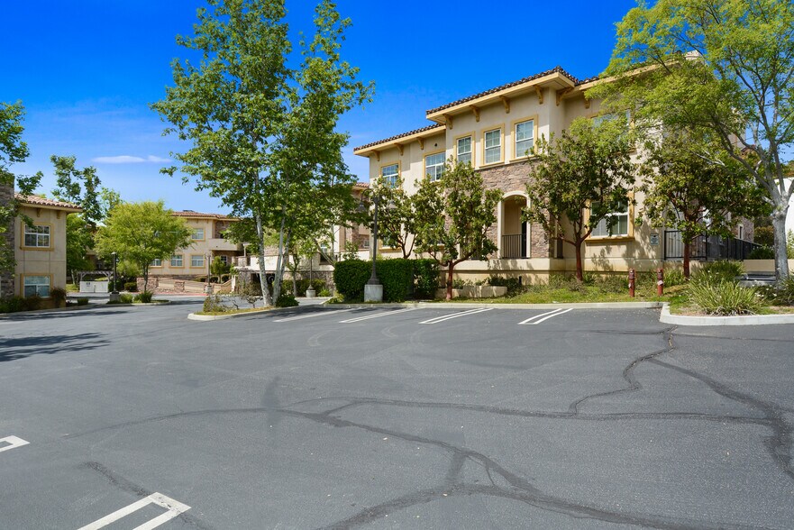 5018 Chesebro Rd, Agoura Hills, CA à vendre - Photo de l’immeuble – Image 3 sur 27