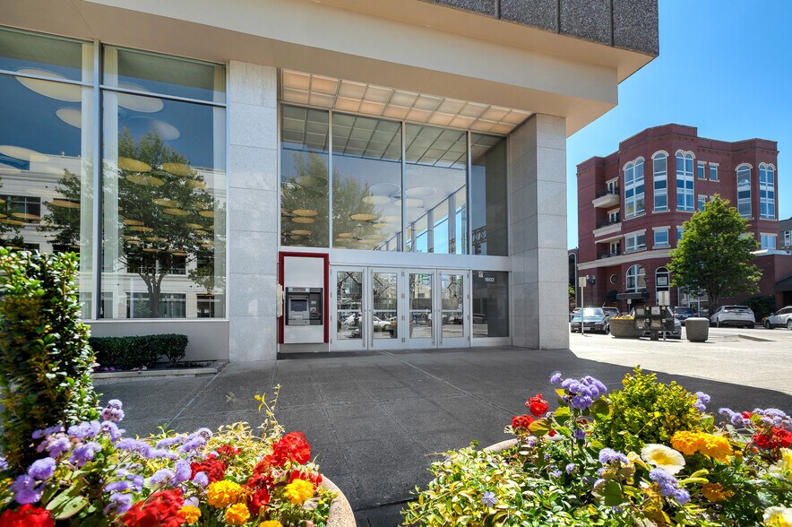 1602-1604 Hewitt Ave, Everett, WA à louer - Photo de l’immeuble – Image 2 sur 16