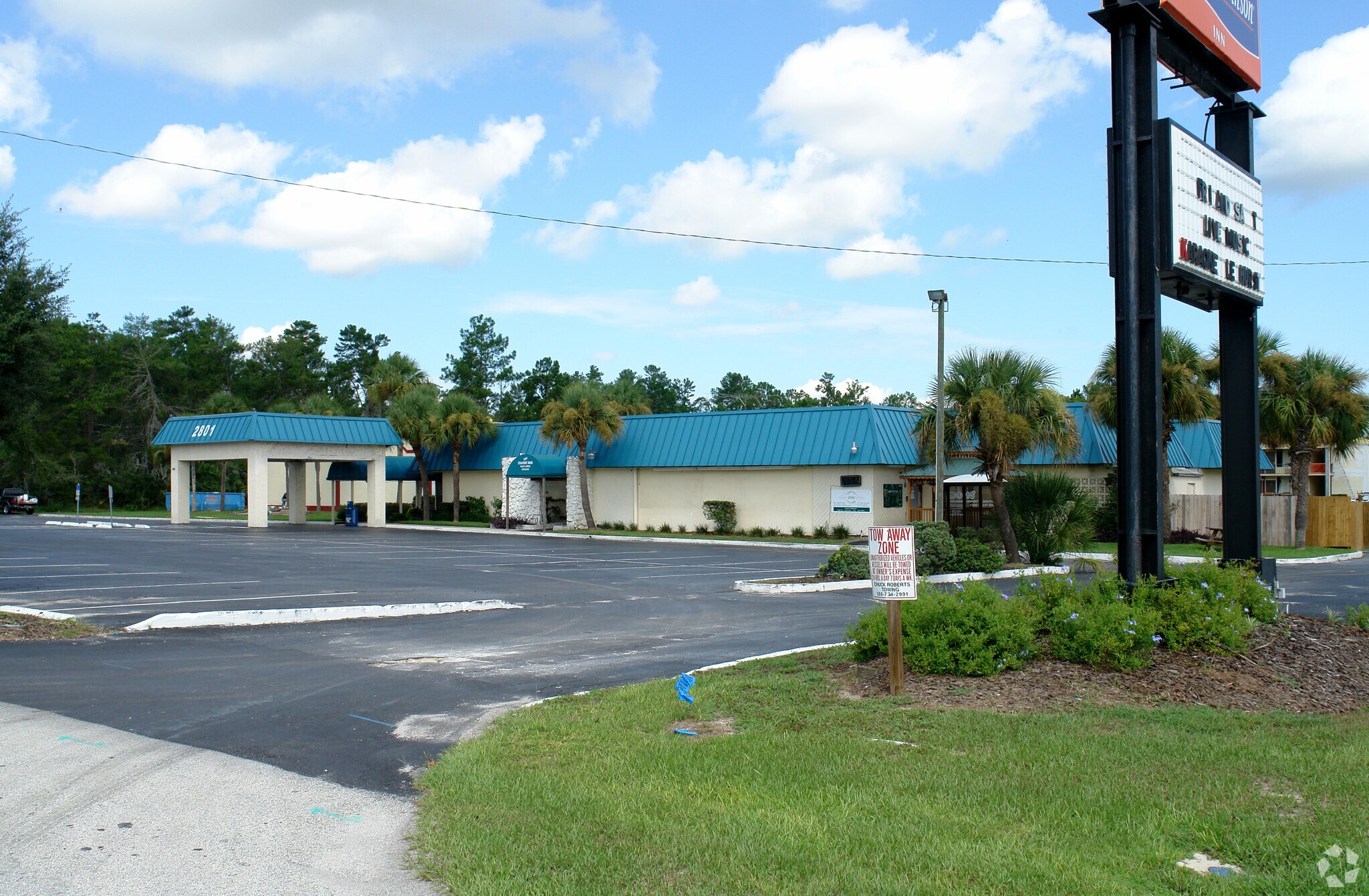 2801 E New York Ave, Deland, FL à vendre Photo de l’immeuble– Image 1 sur 4
