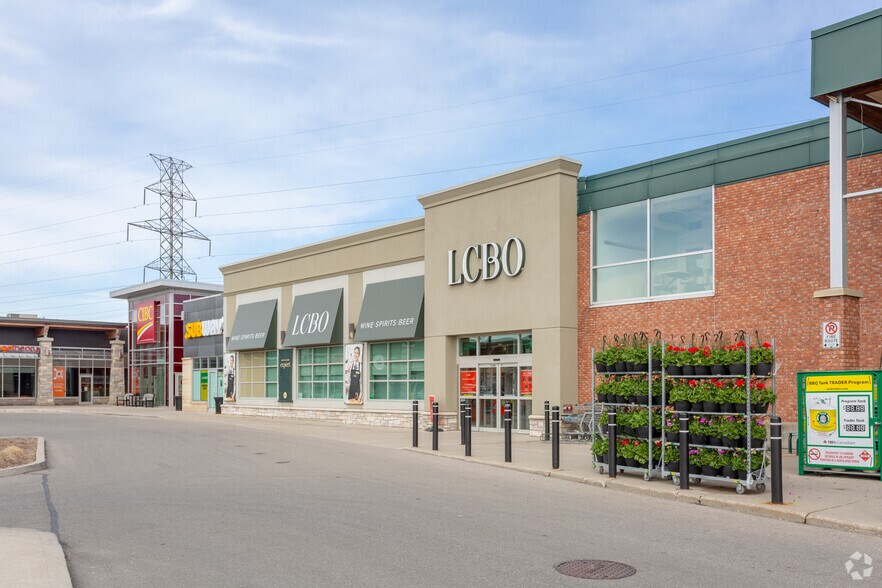 450 Columbia St W, Waterloo, ON à louer - Photo de l’immeuble – Image 2 sur 9