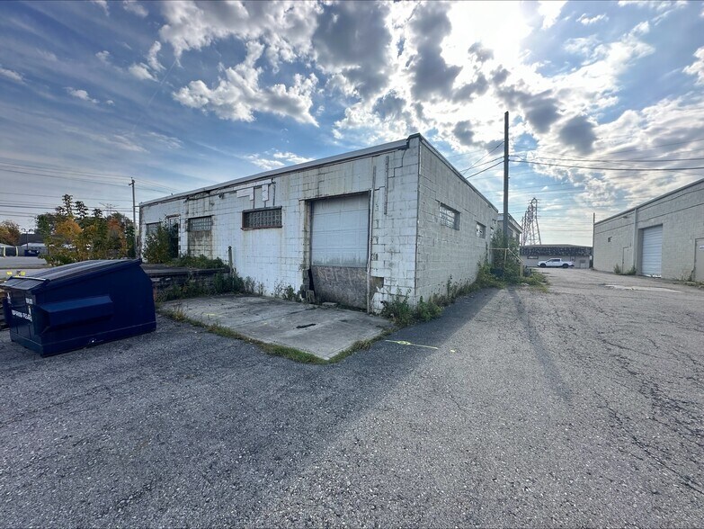 2250 Military Rd, Tonawanda, NY à vendre - Photo de l’immeuble – Image 2 sur 18