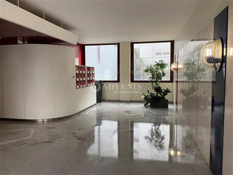 Bureau dans Lyon à louer - Photo de l’immeuble – Image 1 sur 9