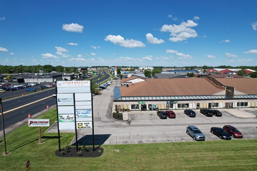 3301 N Everbrook Ln, Muncie, IN à louer - Photo de l’immeuble – Image 2 sur 9