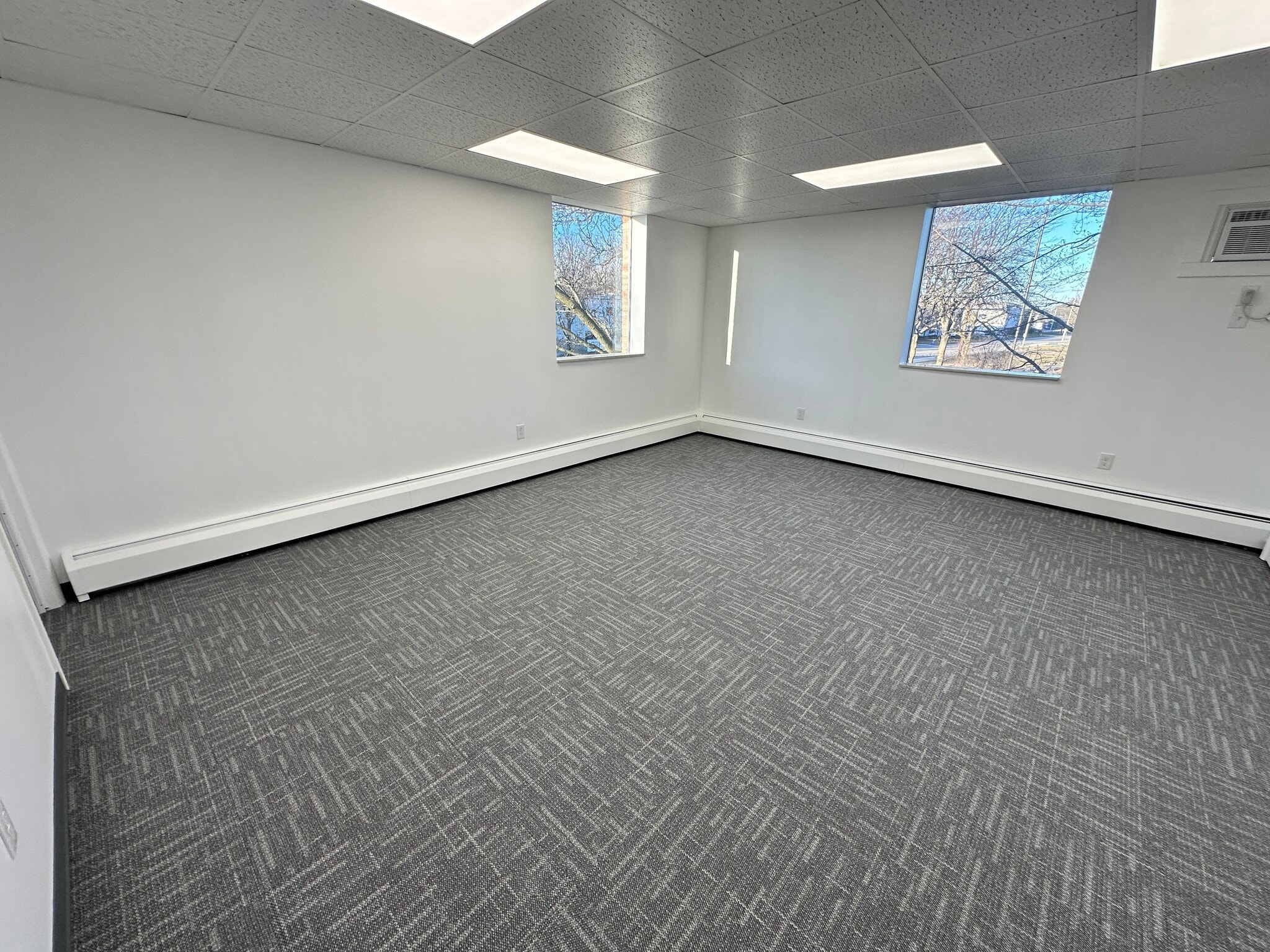 2215 Oak Industrial Dr NE, Grand Rapids, MI à louer Photo intérieure– Image 1 sur 10