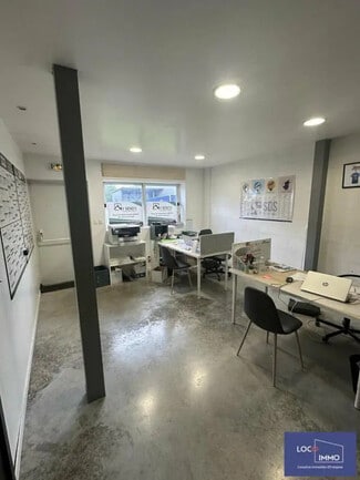 Plus de détails pour Local d'activités à louer