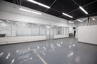 300 Space Center Cir, Lee's Summit, MO à louer Photo de l’immeuble– Image 2 sur 13