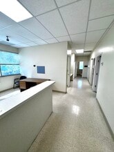 3550 University Blvd S, Jacksonville, FL à louer Photo intérieure– Image 2 sur 5