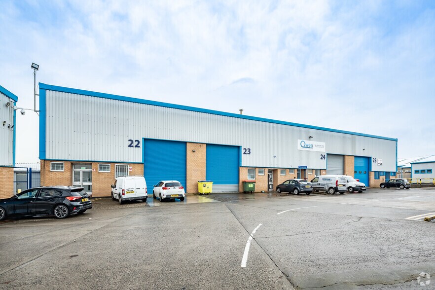 Unit 22 Rosscliffe Dr, Ellesmere Port à louer - Photo de l’immeuble – Image 3 sur 4
