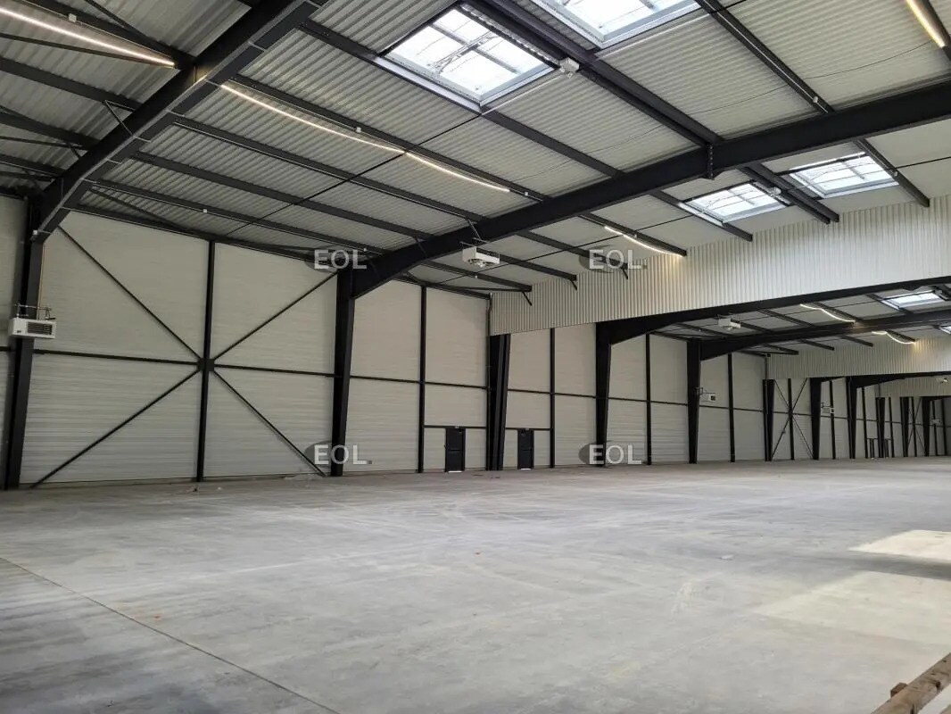 Local d’activités dans Saint-Priest à louer Photo de l’immeuble– Image 1 sur 9