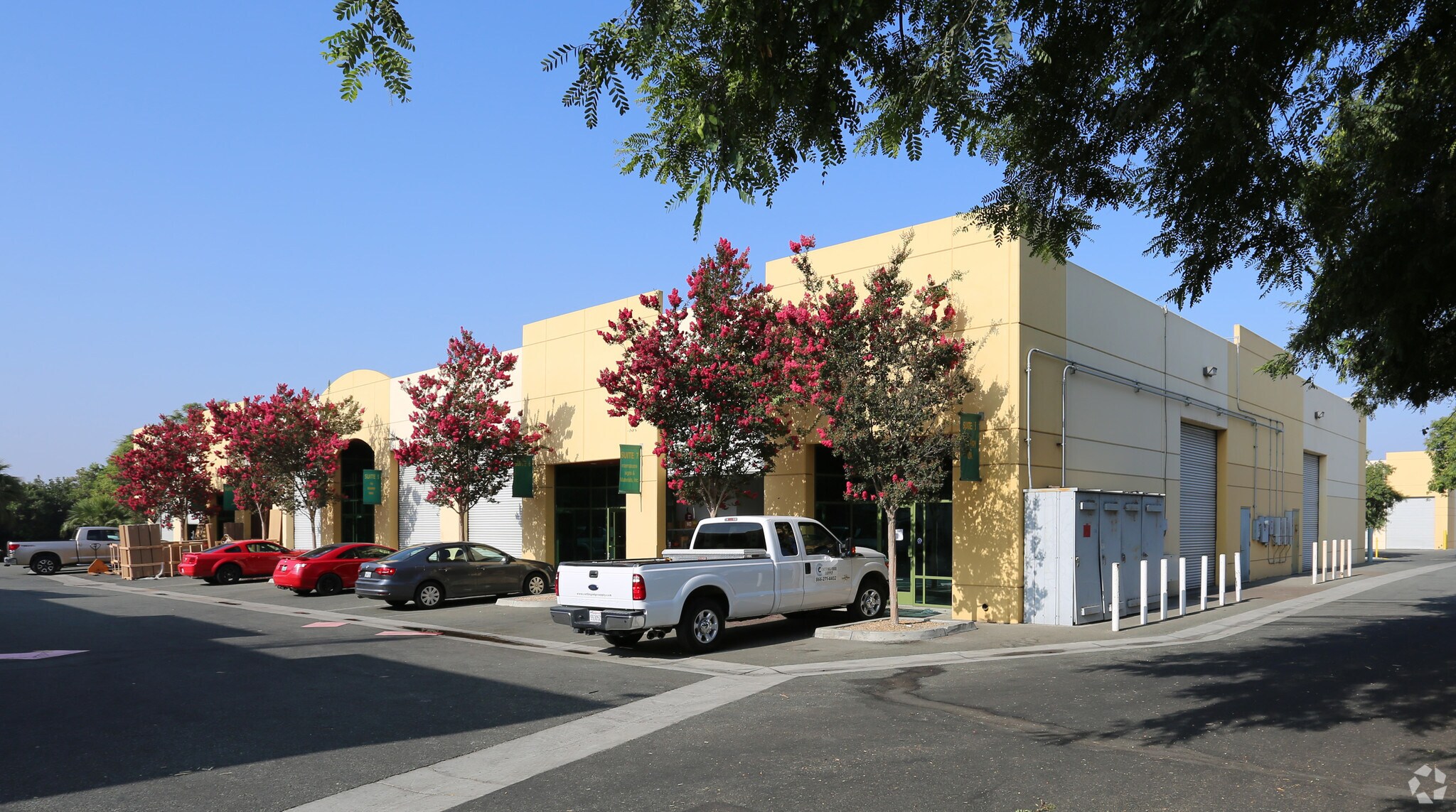 8662 Avenida De La Fuente, San Diego, CA à louer Photo de l’immeuble– Image 1 sur 8