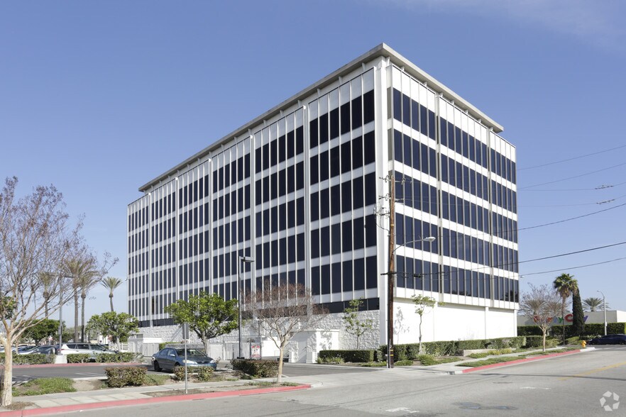 505 N Euclid St, Anaheim, CA à vendre - Photo de l’immeuble – Image 1 sur 5