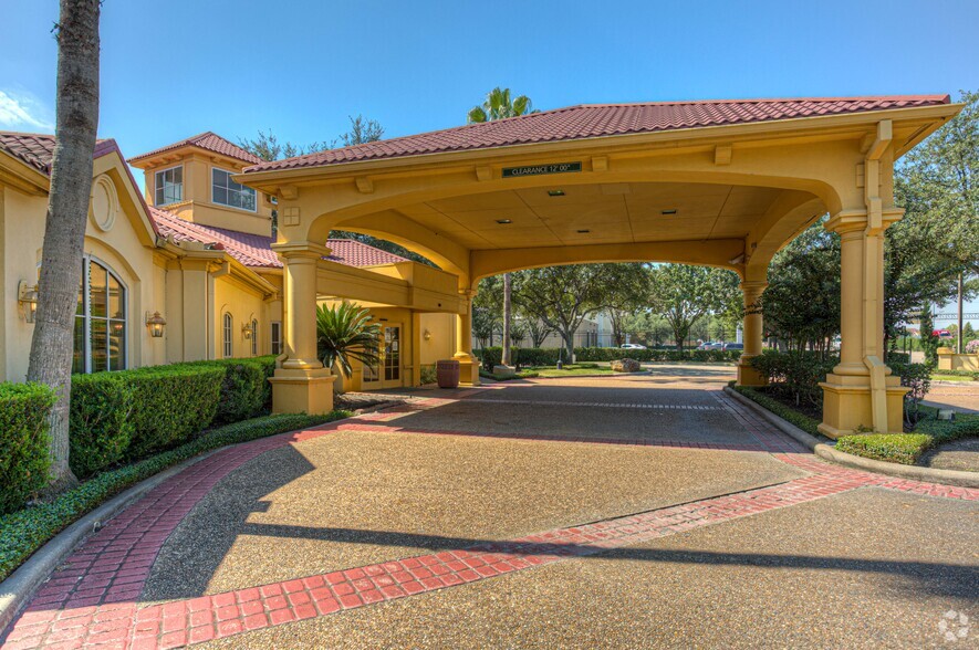 15225 Katy Fwy, Houston, TX à vendre - Photo de l’immeuble – Image 2 sur 5