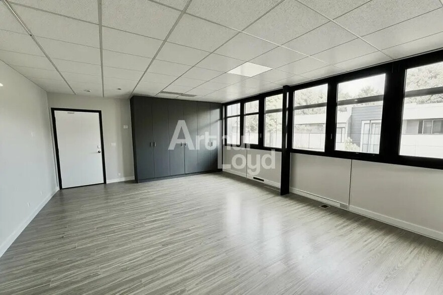 Bureau dans Le Bourget-du-Lac à louer - Photo intérieure – Image 2 sur 4