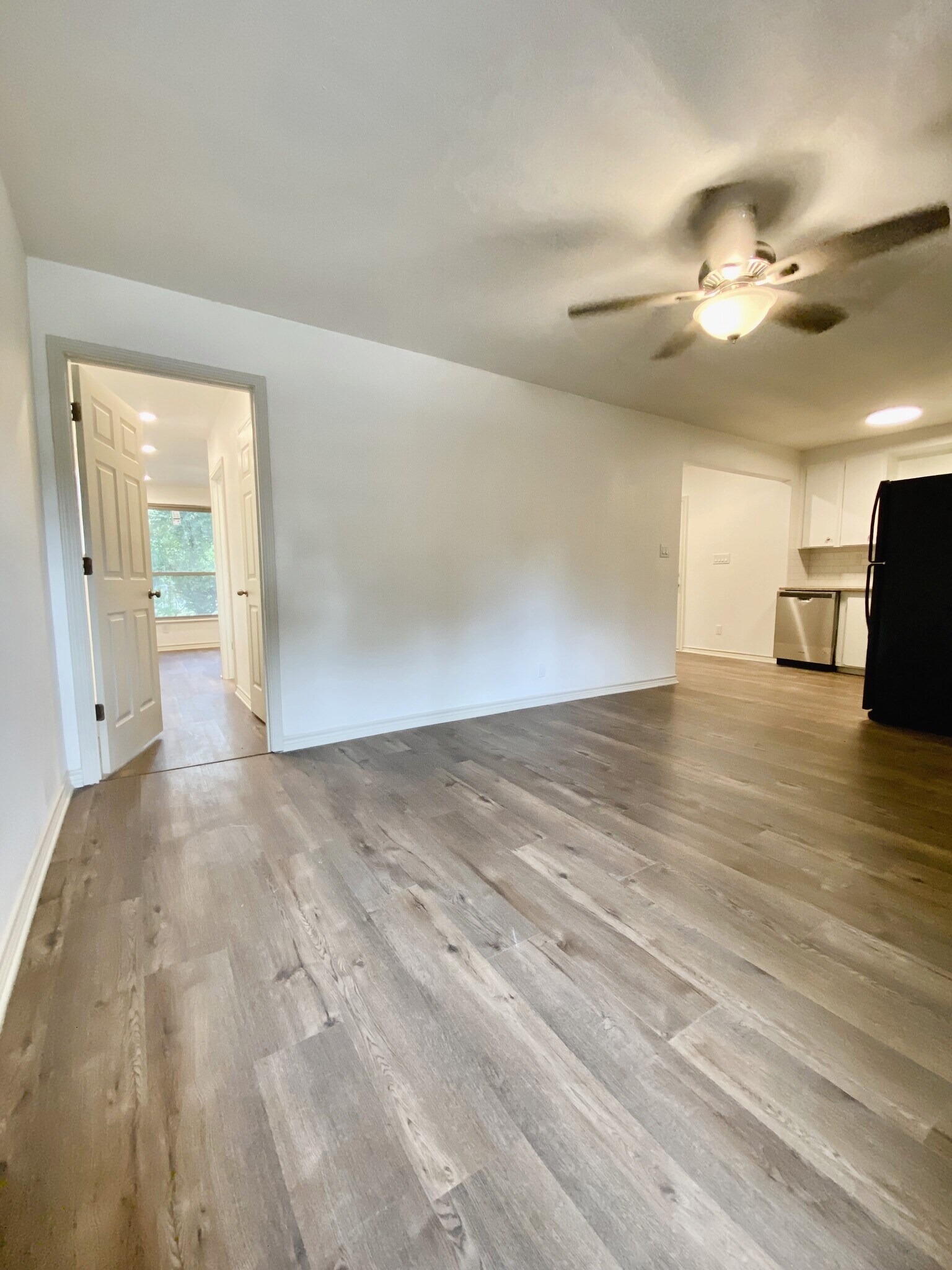 1017-1019 Haynes St, San Marcos, TX à vendre Photo intérieure– Image 1 sur 32