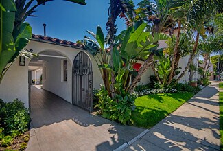 Plus de détails pour 1062 S Robertson Blvd, Los Angeles, CA - Bureau à louer