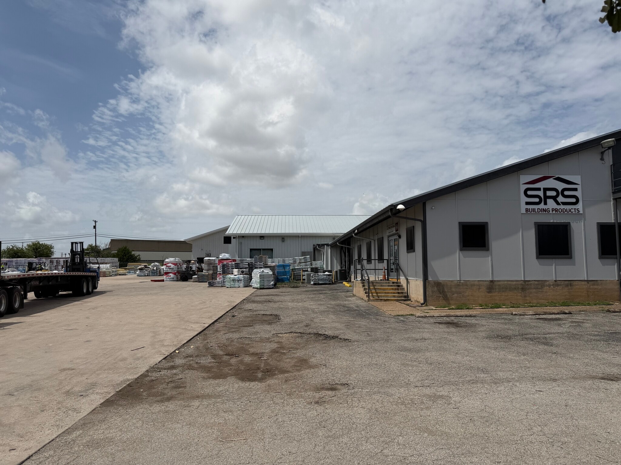 1821 Central Commerce Ct, Round Rock, TX à louer Photo de l’immeuble– Image 1 sur 3