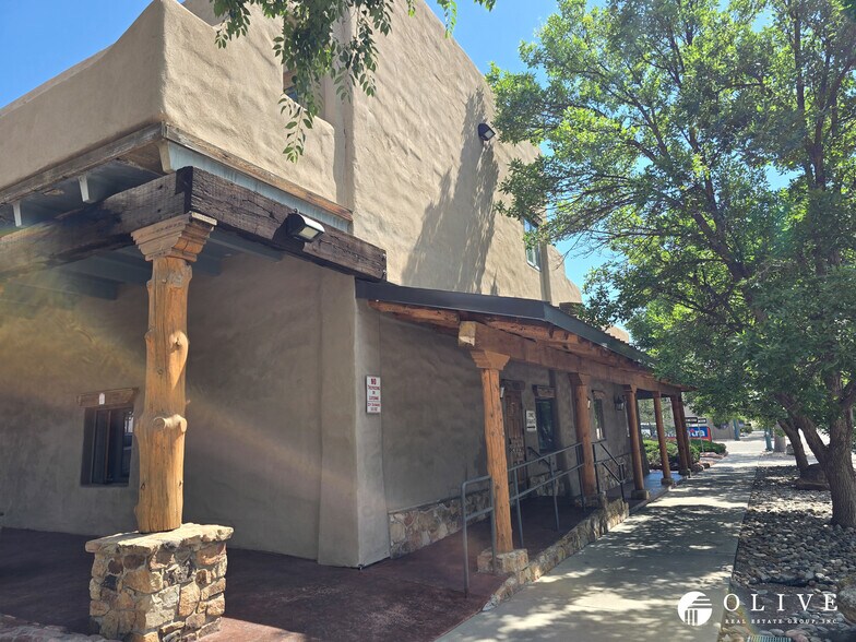 402 W Bijou St, Colorado Springs, CO à louer - Photo de l’immeuble – Image 2 sur 25