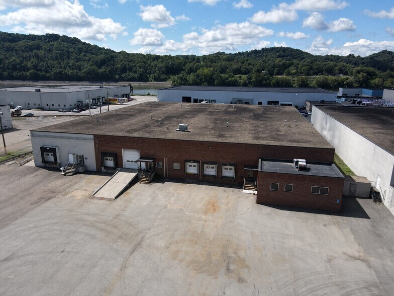 681 Avenue B, Leetsdale, PA à louer - Photo de l’immeuble – Image 1 sur 4