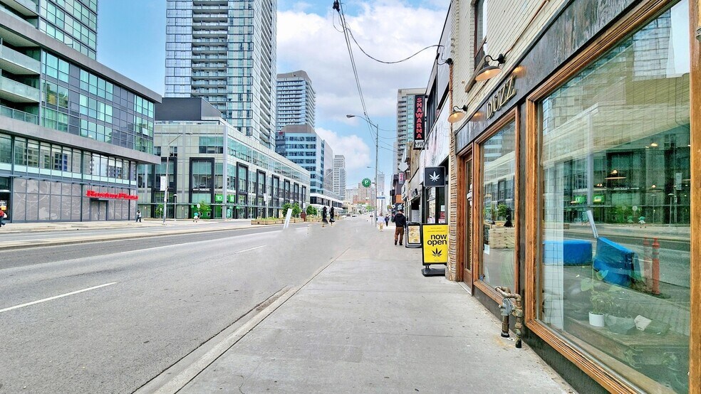 5171 Yonge St, Toronto, ON à louer - Photo de l’immeuble – Image 2 sur 9