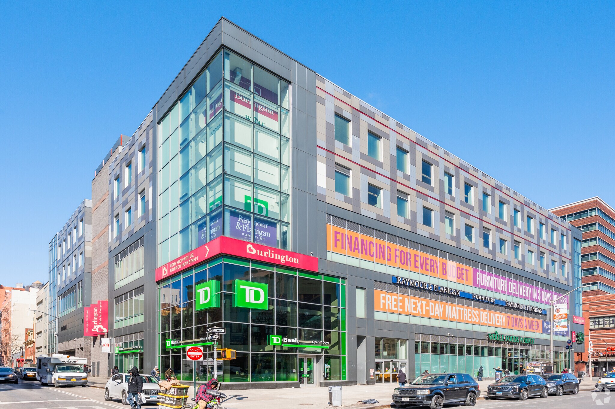 100-112 W 125th St, New York, NY à louer Photo de l’immeuble– Image 1 sur 8