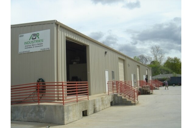 8561 Rayson Rd, Houston, TX à louer Photo de l’immeuble– Image 1 sur 17