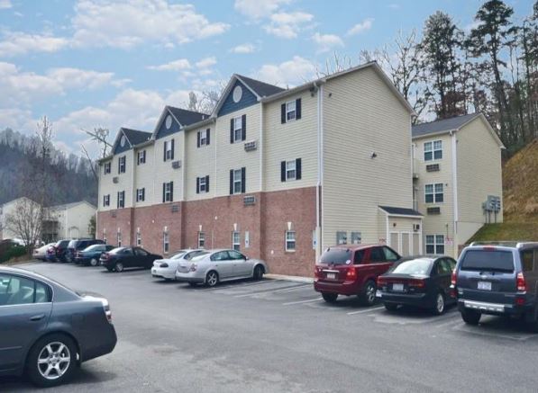 36 Dixs Gap Cir, Cullowhee, NC à vendre - Photo de l’immeuble – Image 2 sur 7