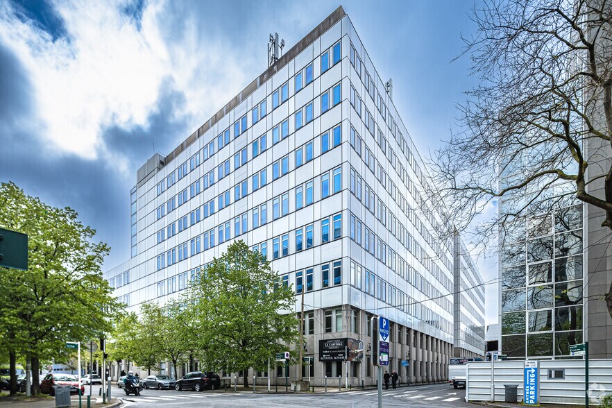 1 Place Jean Baptiste Clement, Noisy-le-Grand à louer - Photo de l’immeuble – Image 3 sur 3