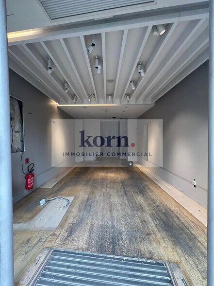 Local commercial dans Paris à louer - Photo de l’immeuble – Image 2 sur 4