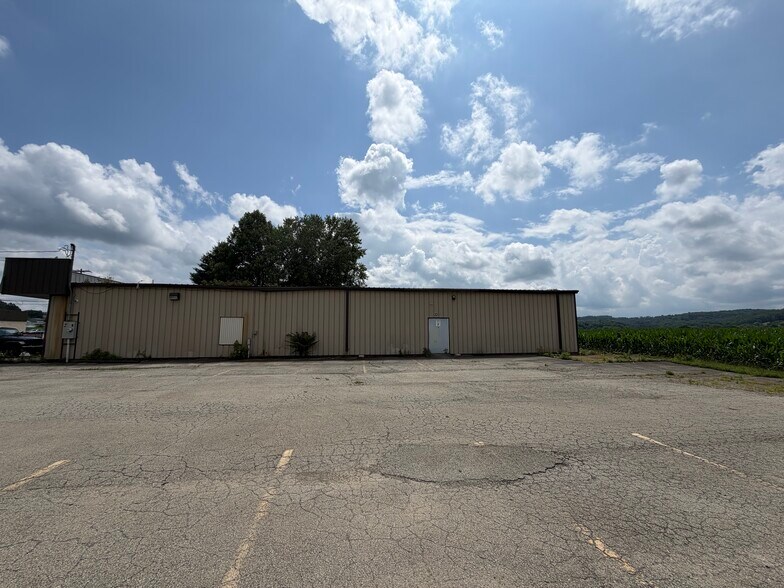 404 Leech Ave, Saltsburg, PA à louer - Photo de l’immeuble – Image 3 sur 10