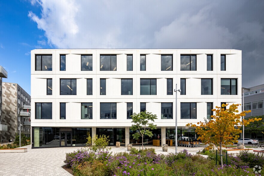 2600 Rue William Tremblay, Montréal, QC à louer - Photo de l’immeuble – Image 3 sur 17