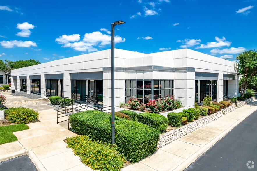 140 Heimer Rd, San Antonio, TX à vendre - Photo de l’immeuble – Image 2 sur 7