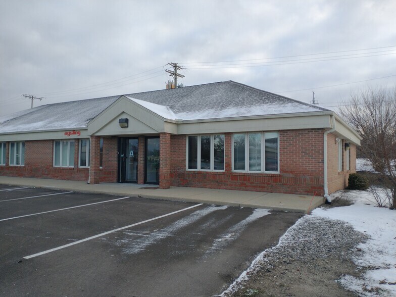 131-137 Keveling Dr, Saline, MI à louer - Photo de l’immeuble – Image 1 sur 8