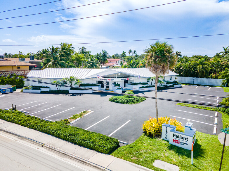 1800 NE 26th St, Wilton Manors, FL à louer - Photo de l’immeuble – Image 3 sur 24