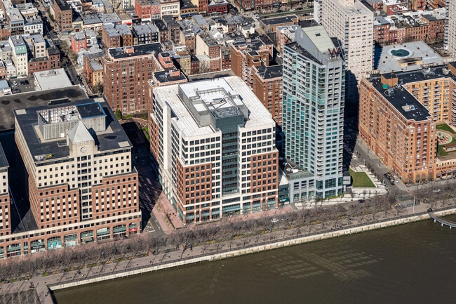 Plus de détails pour 221 River St, Hoboken, NJ - Coworking à louer