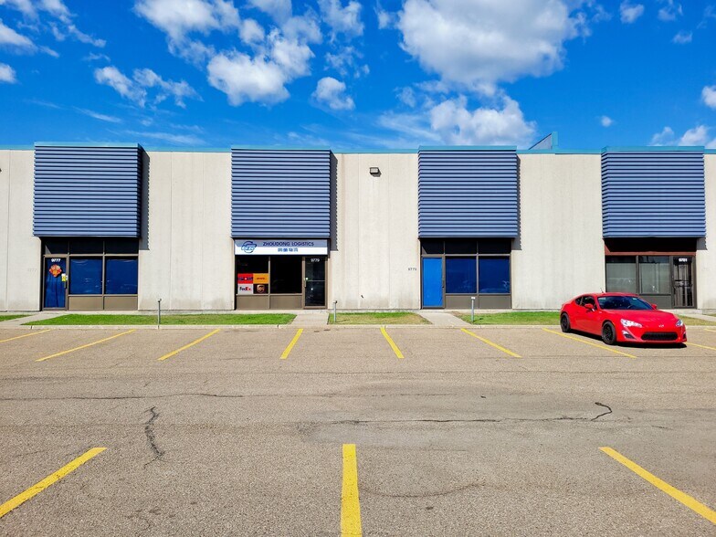9775-9799 45th Ave NW, Edmonton, AB à louer - Photo de l’immeuble – Image 3 sur 4