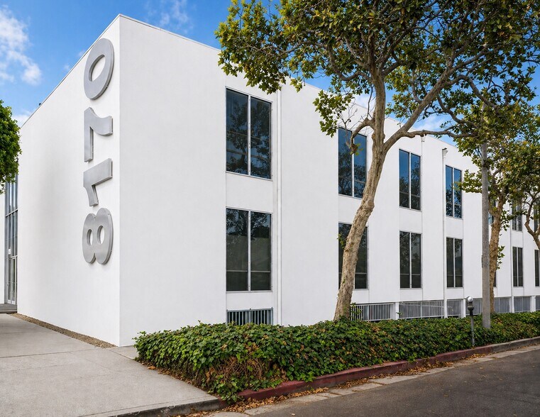 8170 Beverly Blvd, Los Angeles, CA à louer - Photo de l’immeuble – Image 3 sur 3