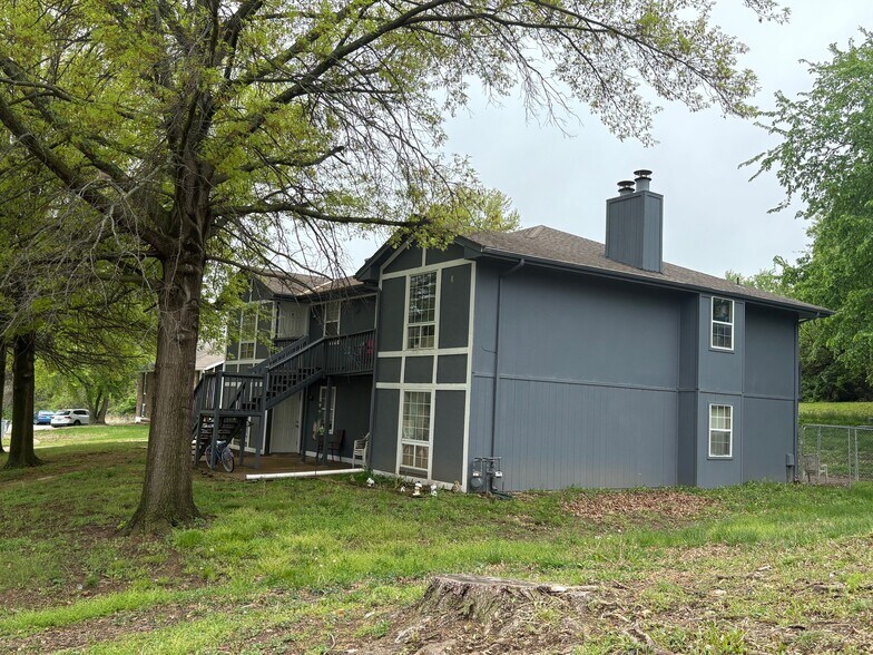 708 NE Ball Dr, Lees Summit, MO à vendre - Photo de l’immeuble – Image 3 sur 6