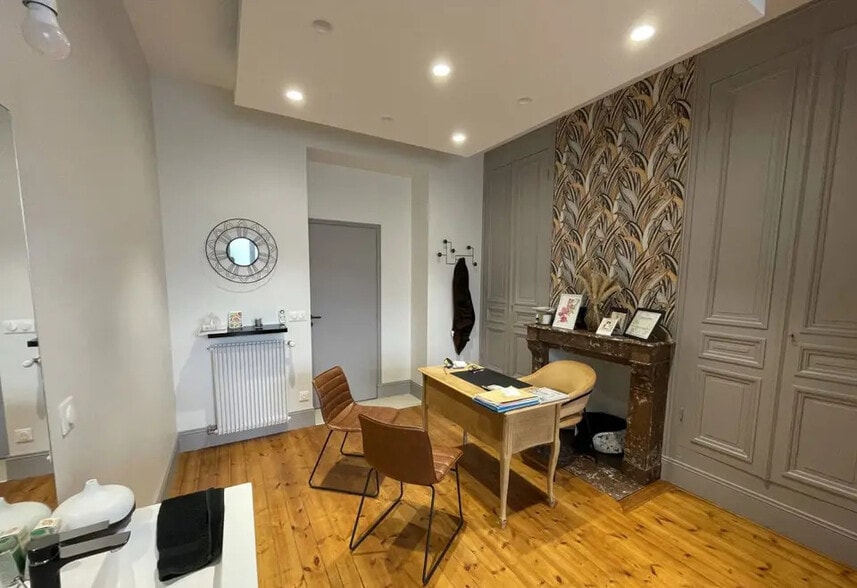 Bureau dans Saint-Omer à louer - Photo de l’immeuble – Image 1 sur 2
