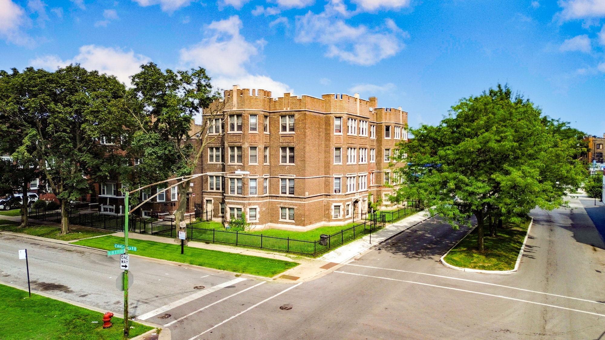 736 E 81st St, Chicago, IL à vendre Photo principale– Image 1 sur 6