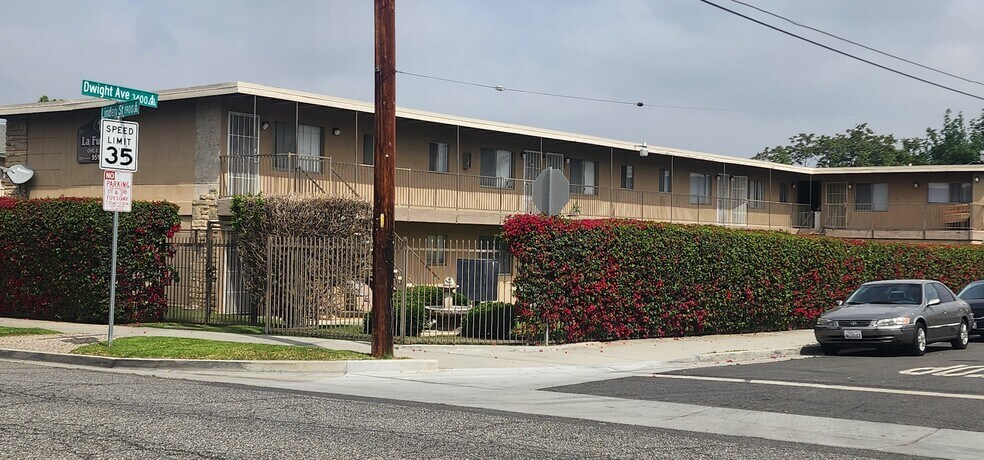 1935 W Linden St, Riverside, CA à vendre - Photo de l’immeuble – Image 2 sur 32