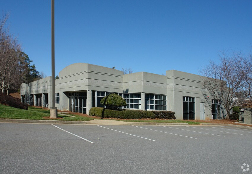 3135 Avalon Ridge Pl, Norcross, GA à louer - Photo principale – Image 1 sur 7