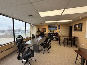 15887 Snow Rd, Brook Park, OH à louer Photo intérieure– Image 2 sur 8