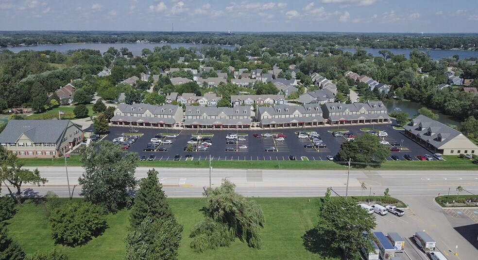 1100 E Washington St, Grayslake, IL à louer - Photo de l’immeuble – Image 1 sur 8