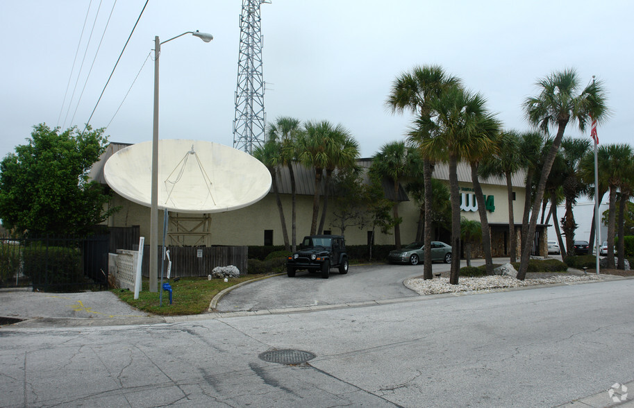 365 105th Ter NE, Saint Petersburg, FL à vendre - Photo de l’immeuble – Image 3 sur 3