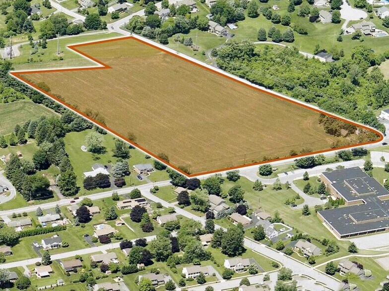 2605 Springwood Rd, York, PA à vendre - Photo de l’immeuble – Image 2 sur 5