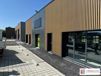 Plus de détails pour Local d'activités à louer