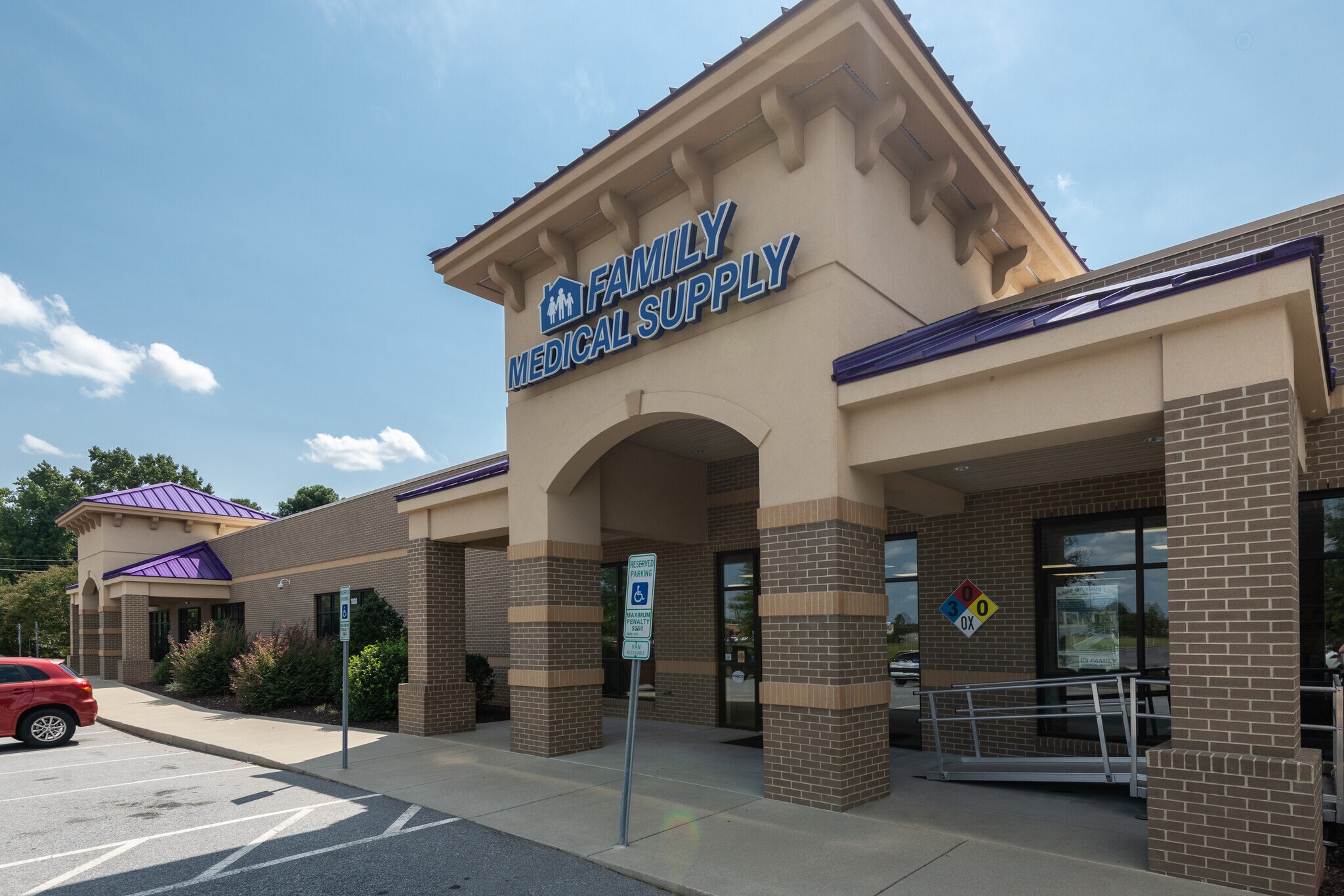 1038 WH Smith Blvd, Greenville, NC à louer Photo de l’immeuble– Image 1 sur 7